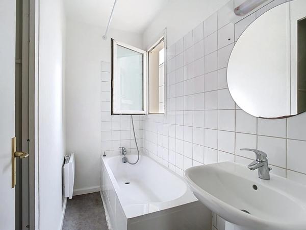 SAINT OUEN - 2 PIÈCES 37m² LC - 4ÈME ÉTAGE AVEC ASCENSEUR