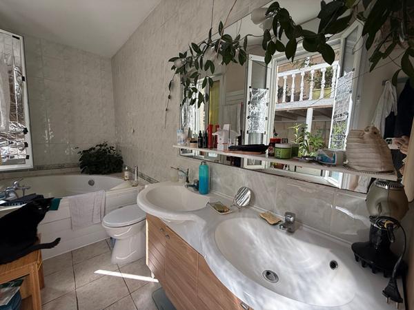 Appartement 115.44 m2 - Terrasse privée - Vue sur les Halles
