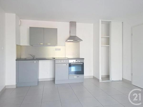 Appartement F2 à vendre  2 pièces - 40,30 m 2   MELUN  - 77