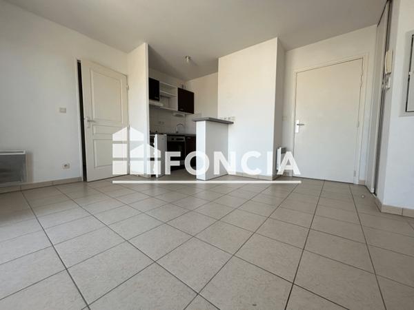 Location Appartement 2 pièces 38.25 m² - 3 BIS RUE DE L'ABBE VINSON Port Saint Louis Du Rhone 13230