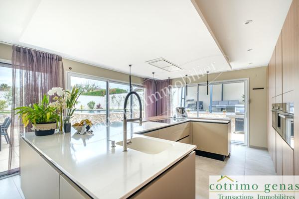 Genas Villa 200m² hab +5 Chbres+piscine+Terr.815m²