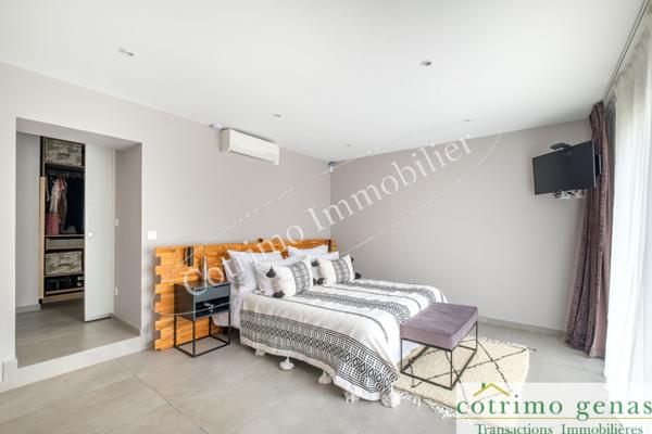 Genas Villa 200m² hab +5 Chbres+piscine+Terr.815m²