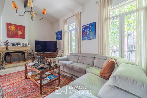 Maison de caractère avec extérieur et piscine en centre-ville