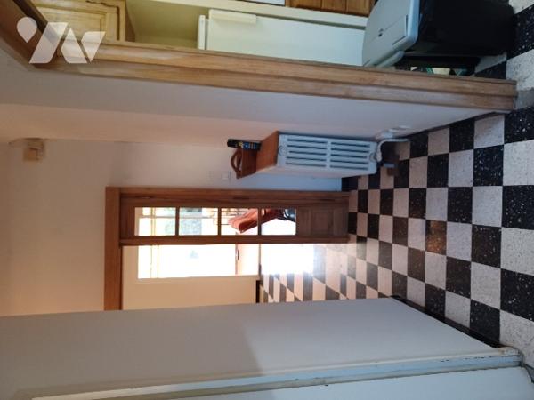 À vendre EYGUIERES – Propriété avec deux habitations – Proche centre village