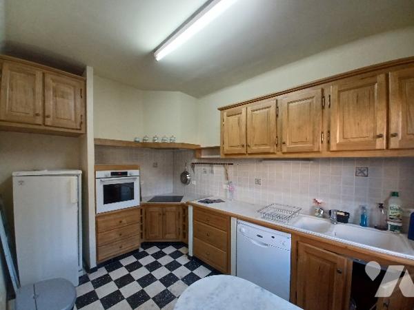 À vendre EYGUIERES – Propriété avec deux habitations – Proche centre village