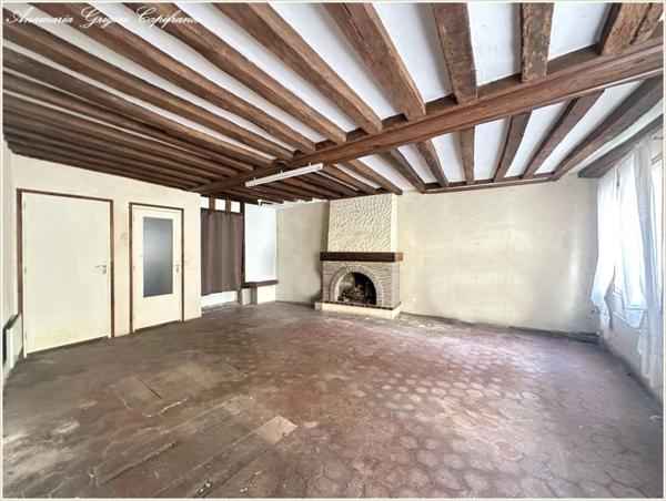 Centre de Courville-sur-Eure, maison 130 m², 3 chambres, garage