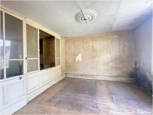 Centre de Courville-sur-Eure, maison 130 m², 3 chambres, garage