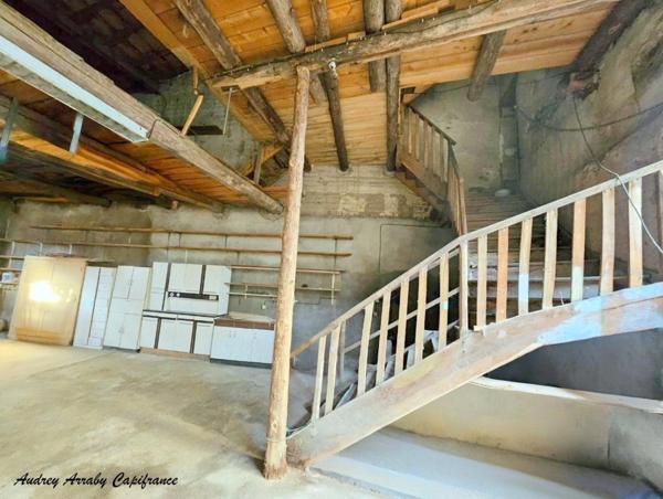 Maison de ville avec atelier cour et potentiel d'aménagement