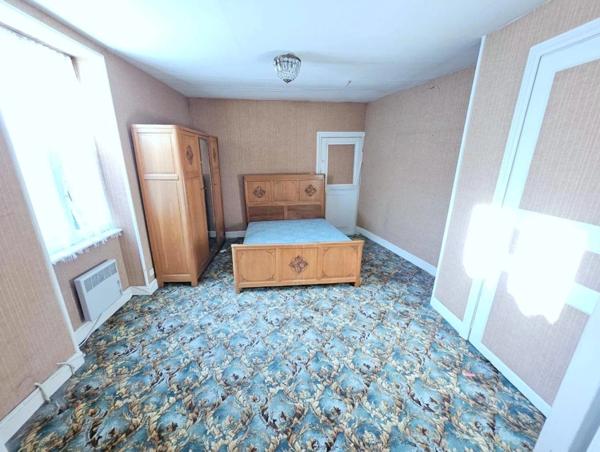 Maison de ville avec atelier cour et potentiel d'aménagement