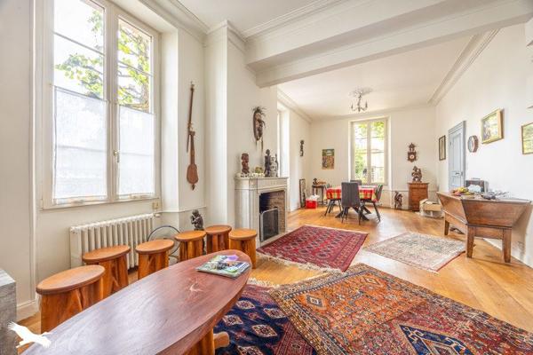 Maison à vendre |  Niort |  8 pièces | 241 m²