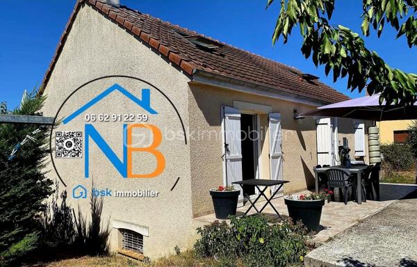 Cette belle maison offre de nombreux espaces et une distribution idéale pour une vie de famille.
Au rez-de-chaussée :
La pièce de vie, traversante et lumineuse développe 52 m² environ avec sa cuisine meublée et ouverte, offrant un espace convivial et parfaitement adapté à la vie quotidienne. Un couloir dessert une chambre (14.68 m² environ ) avec dressing, un bureau ( 8.75 m² environ), une salle de bain et WC indépendant ;

À l’étage :

Une pièce palière avec dressing, dessert deux vastes chambres ( 20 m² et 15 m² environ ) avec de beaux espaces de rangements, équipées de climatisation réversible ; 

Un sous-sol offrant de nombreuses possibilités, stationnement de 2 véhicules ; 

Une cave, une buanderie équipée d’une douche et d’un évier, une chambre avec lavabo et WC indépendant ;
Le chauffage est assuré par un chauffage central au gaz.

Un terrain clos de 847 m², offrant un agréable espace extérieur et de nombreuses possibilités d’aménagement. Deux terrasses pour profiter des beaux jours.

Cette maison se distingue par sa proximité des écoles, commerces tout en offrant la tranquillité d’un quartier paisible

Atout économique majeur : grâce à son installation de panneaux solaires, la propriété bénéficie de revenus permettant de prendre en charge la totalité de la taxe foncière, offrant ainsi un avantage financier particulièrement appréciable pour les futurs propriétaires.

Pour tout renseignement complémentaire ou afin d’organiser une visite, n’hésitez pas à me contacter.