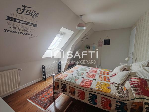 Maison de maitre 4chbs, avec cour et carport