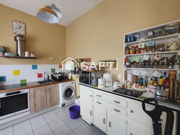 Maison de maitre 4chbs, avec cour et carport