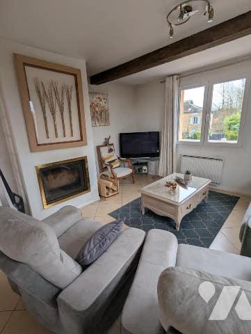 Pavillon individuel d'une surface de 146m² habitable élevé sur sous-sol complet et sur étage