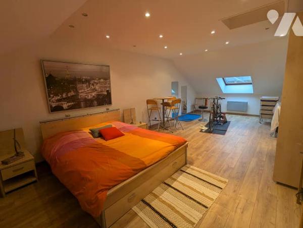 Pavillon individuel d'une surface de 146m² habitable élevé sur sous-sol complet et sur étage