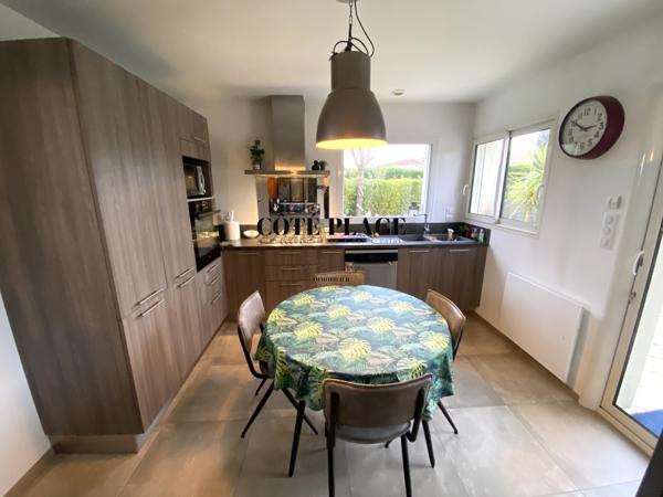 Vaux-sur-Mer (17640) VAUX SUR MER - MAISON FAMILIALE A 500 M DU CENTRE AU PRIX DE 821 600 € FAI