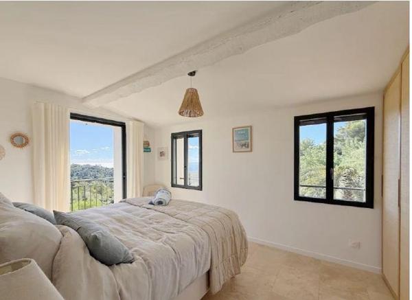 Maison à vendre  5 pièces - 135 m2 LA CROIX VALMER - 83