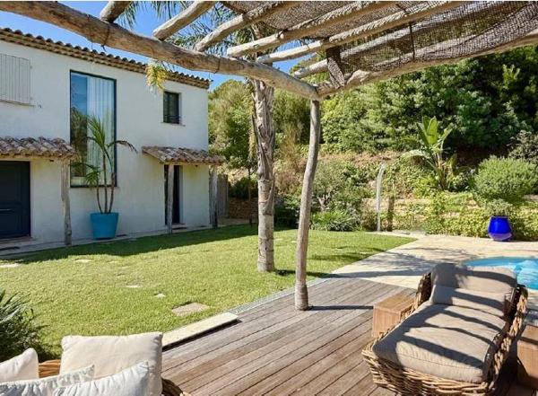 Maison à vendre  5 pièces - 135 m2 LA CROIX VALMER - 83