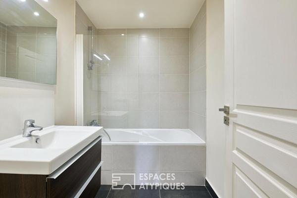 Dernier étage traversant – Avenue de Messine