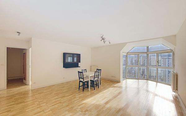 Appartement à vendre    3 pièces • 75 m2 Tours