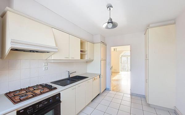 Appartement à vendre    3 pièces • 75 m2 Tours