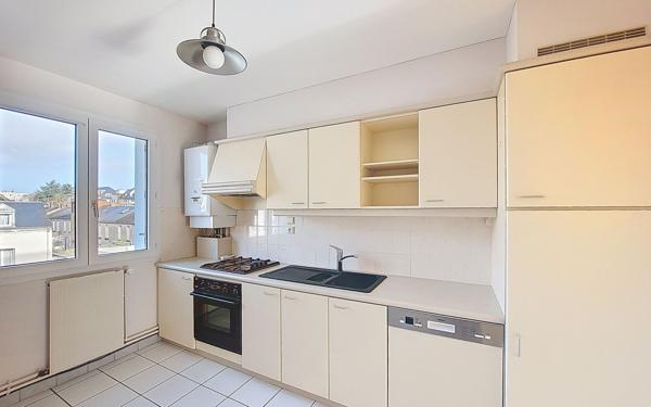 Appartement à vendre    3 pièces • 75 m2 Tours