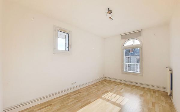 Appartement à vendre    3 pièces • 75 m2 Tours