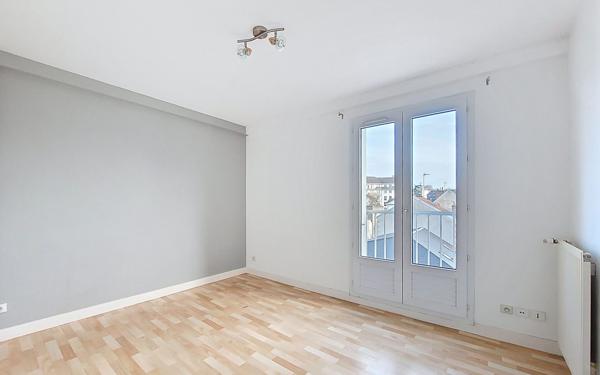 Appartement à vendre    3 pièces • 75 m2 Tours