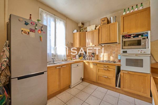 Maison 4 pièces 3 chambres de 80 m2 sur une parcelle de 186 m2 avec un jardin de 100 m2