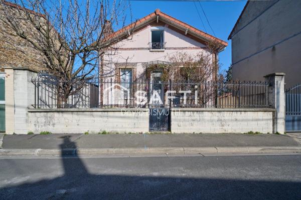 Maison 4 pièces 3 chambres de 80 m2 sur une parcelle de 186 m2 avec un jardin de 100 m2