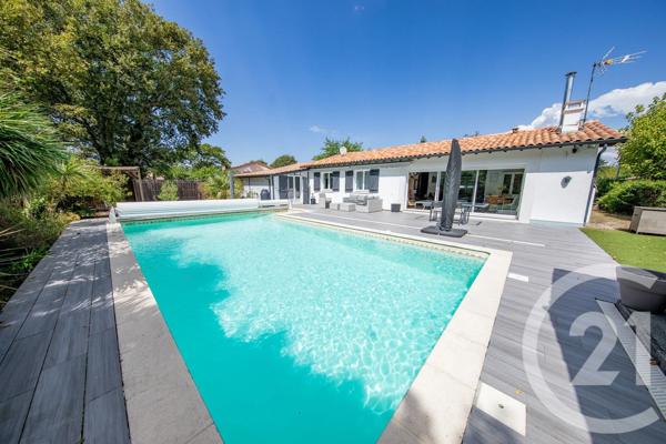 Maison à vendre  5 pièces - 108,61 m 2   ST MEDARD EN JALLES  - 33