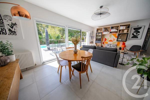 Maison à vendre  5 pièces - 108,61 m 2   ST MEDARD EN JALLES  - 33