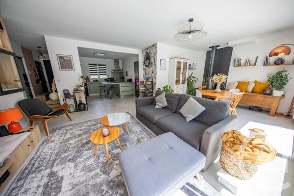 Maison à vendre  5 pièces - 108,61 m 2   ST MEDARD EN JALLES  - 33