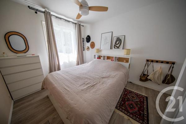 Maison à vendre  5 pièces - 108,61 m 2   ST MEDARD EN JALLES  - 33