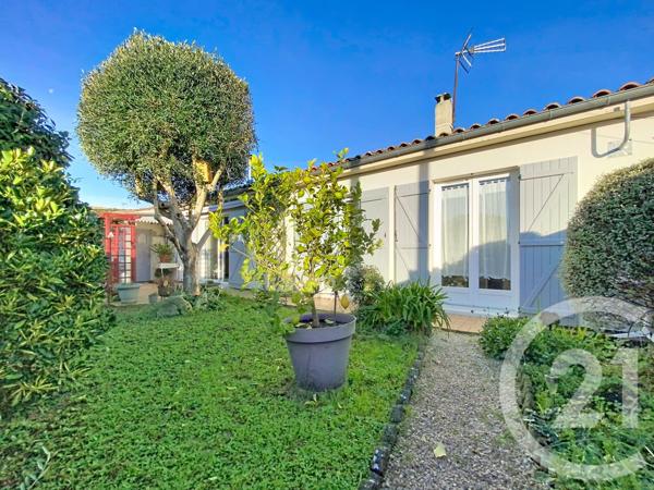 Maison à vendre  5 pièces - 118,80 m 2   ECHILLAIS  - 17