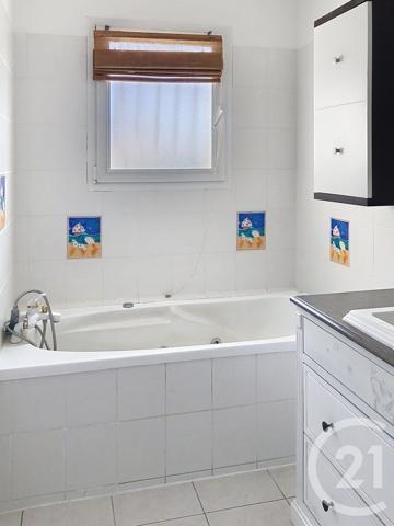 Maison à vendre  5 pièces - 118,80 m 2   ECHILLAIS  - 17