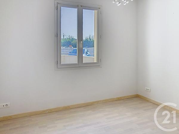 Maison à vendre  5 pièces - 118,80 m 2   ECHILLAIS  - 17