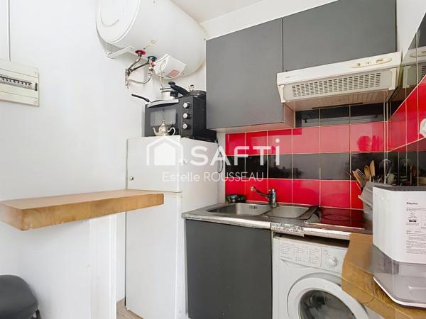 Studio vendu loué meublé, 5 mn à pied du métro