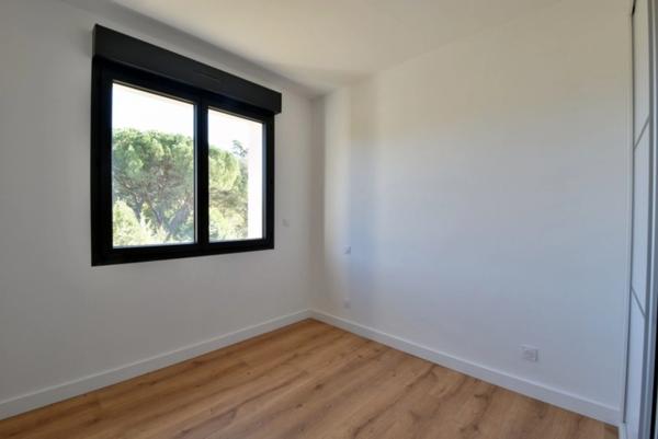 EXCLUSIVITÉ : Appartement T4/T5 – Terrasse - Garage et 2 parkings