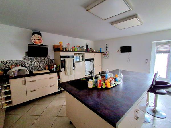 Maison  6 pièce(s)  3 chambre(s)  162 m²