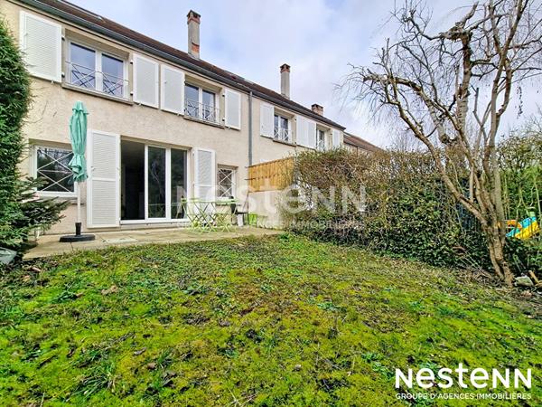 Vente maison Buc 6 pièces 4 chambres proche commerces et transports.