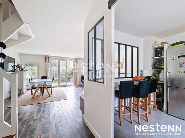 Vente maison Buc 6 pièces 4 chambres proche commerces et transports.