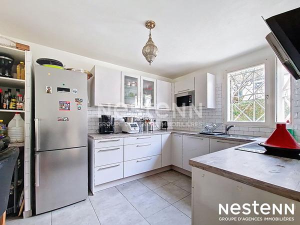 Vente maison Buc 6 pièces 4 chambres proche commerces et transports.