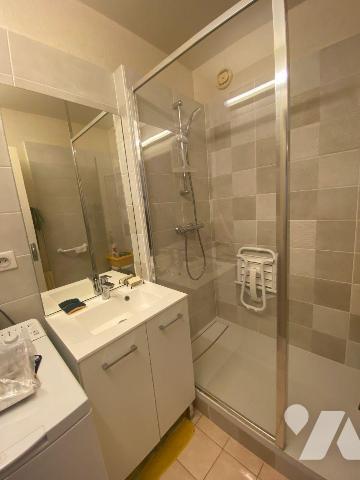 CHARTRES
Appartement T4 de 95 m² situé au 2ème étage avec ascenseur dans une résidence calme e...