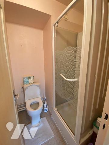 CHARTRES
Appartement T4 de 95 m² situé au 2ème étage avec ascenseur dans une résidence calme e...