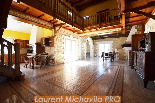 Maison à VILLENEUVE-LES-BEZIERS, 34420 - 7 pièces 192m²