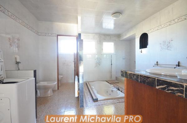 Maison à VILLENEUVE-LES-BEZIERS, 34420 - 7 pièces 192m²