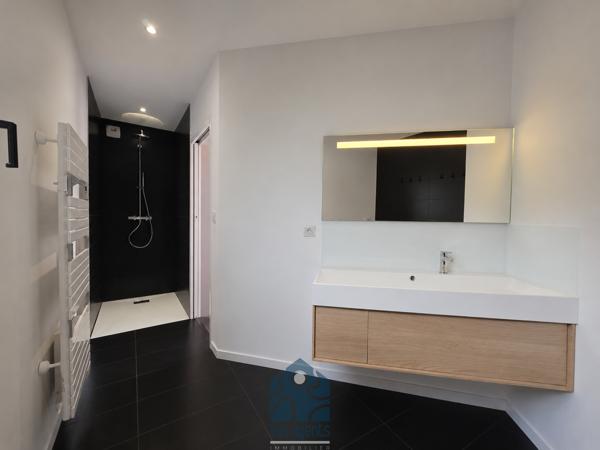 Villa 6 pièce(s) 4 chambre(s) 178 m²