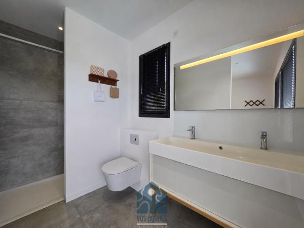 Villa 6 pièce(s) 4 chambre(s) 178 m²