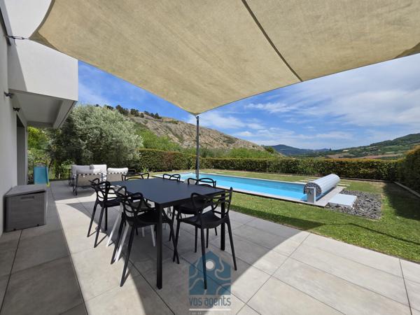 Villa 6 pièce(s) 4 chambre(s) 178 m²